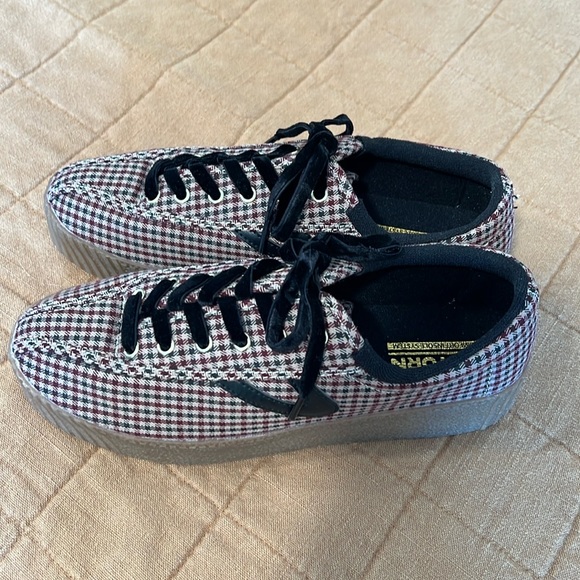 Plaid Tretorn platform sneakers - Picture 1 of 4